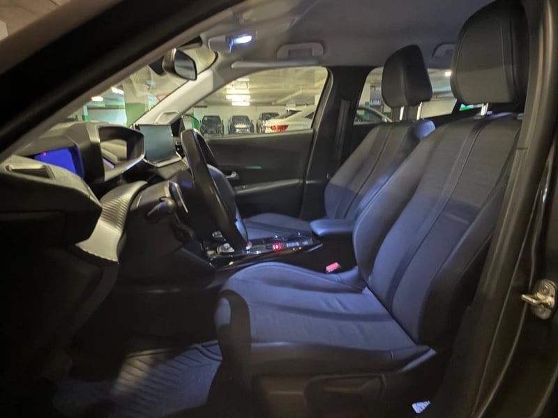 Peugeot 2008 1.5 ALLURE BLUEHDI DIESEL 4X2 130 AT 5P 2021 - Imagen 10 de 17