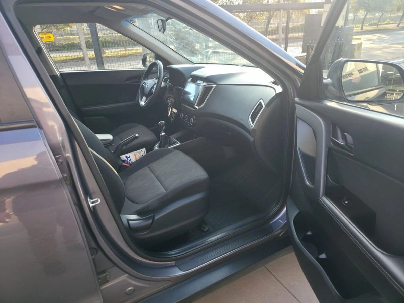 HYUNDAI CRETA 1.6 PLUS FL MT 2020 - Imagen 18 de 20