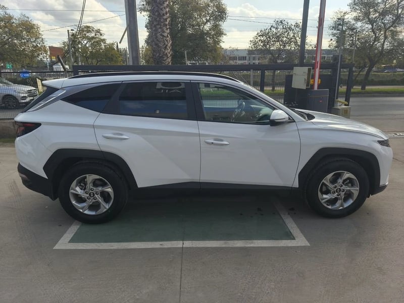 Hyundai TUCSON NX4 MPI 4X4 2.0 AUT 2023 - Imagen 4 de 20