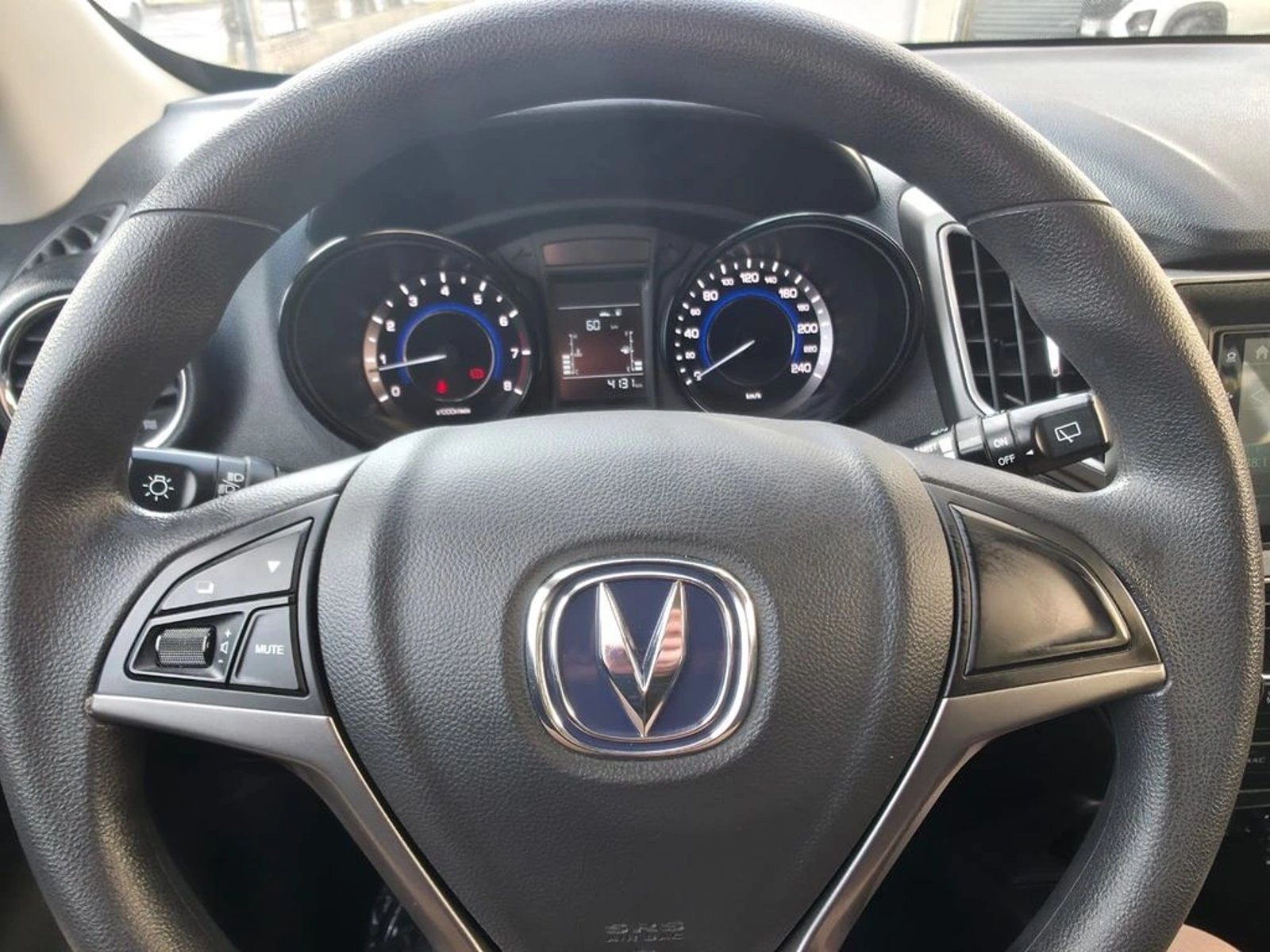 CHANGAN CS15 1.5 COMFORT MT 2025 - Imagen 13 de 20