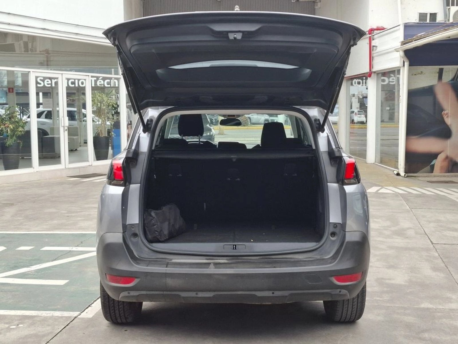 Peugeot 5008 1.5 ACTIVE BLUEHDI 4X2 130 EAT8 5P 2020 - Imagen 11 de 20
