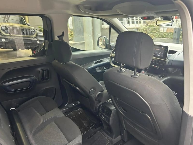 Peugeot RIFTER 1.2 ALLURE PURETECH 130 AT 2024 - Imagen 9 de 17