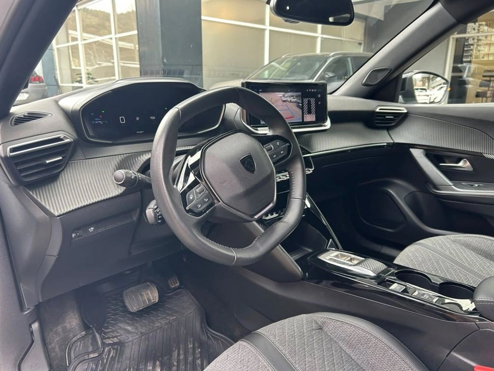 Peugeot 2008 1.2 ALLURE PACK PURETECH 130 4X2 AT 5P 2024 - Imagen 12 de 17