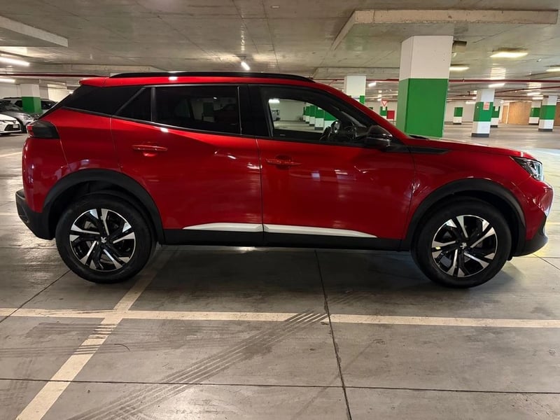 Peugeot 2008 ALLURE PACK 130 EAT8 1.2 AUT 2023 - Imagen 3 de 17