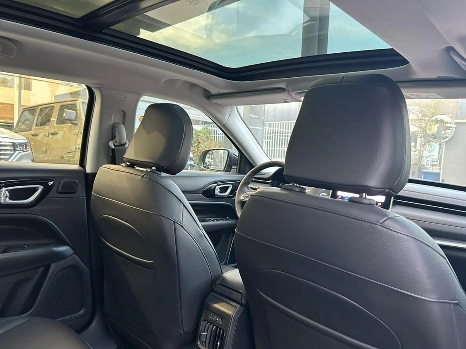 JEEP COMPASS 2025 - Imagen 11 de 16