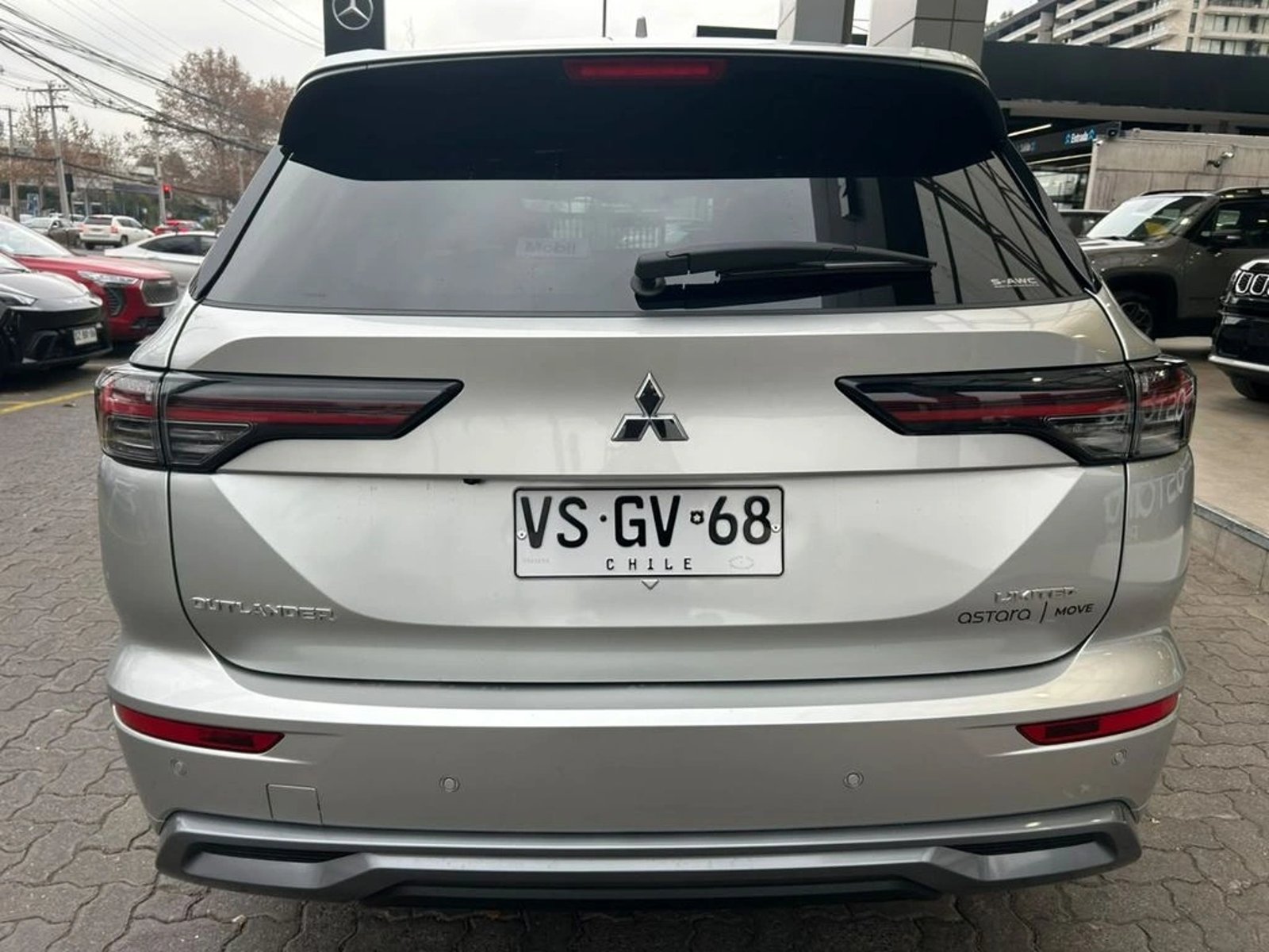 Mitsubishi OUTLANDER 2.5 GLS LIMITED 4X4 AT 2026 - Imagen 6 de 17