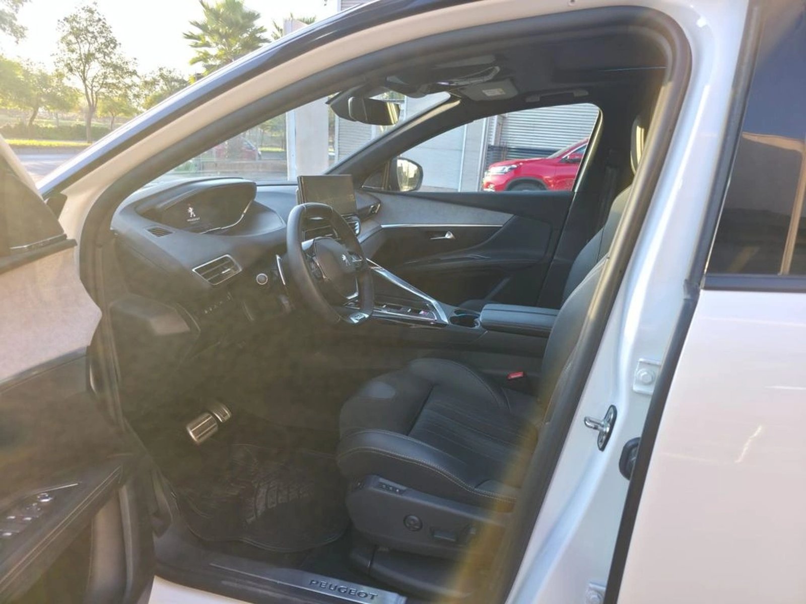 PEUGEOT 5008 2023 - Imagen 12 de 20