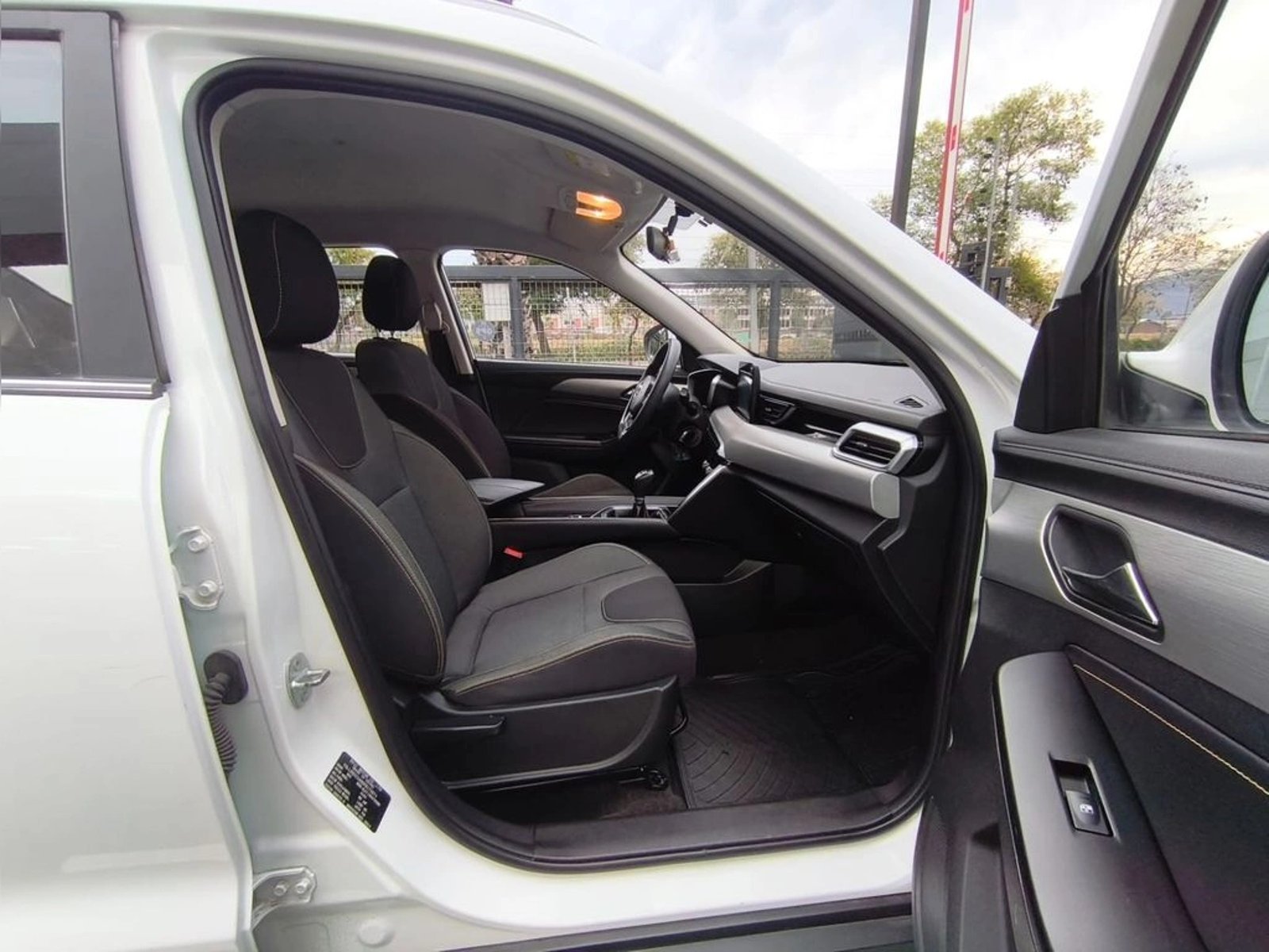 BAIC X35 1.5 COMFORT 2023 - Imagen 17 de 20