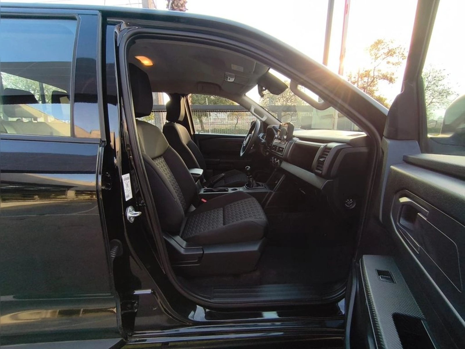 Mitsubishi L200 WORK XR 2.4 4X2 MT 2025 - Imagen 17 de 20