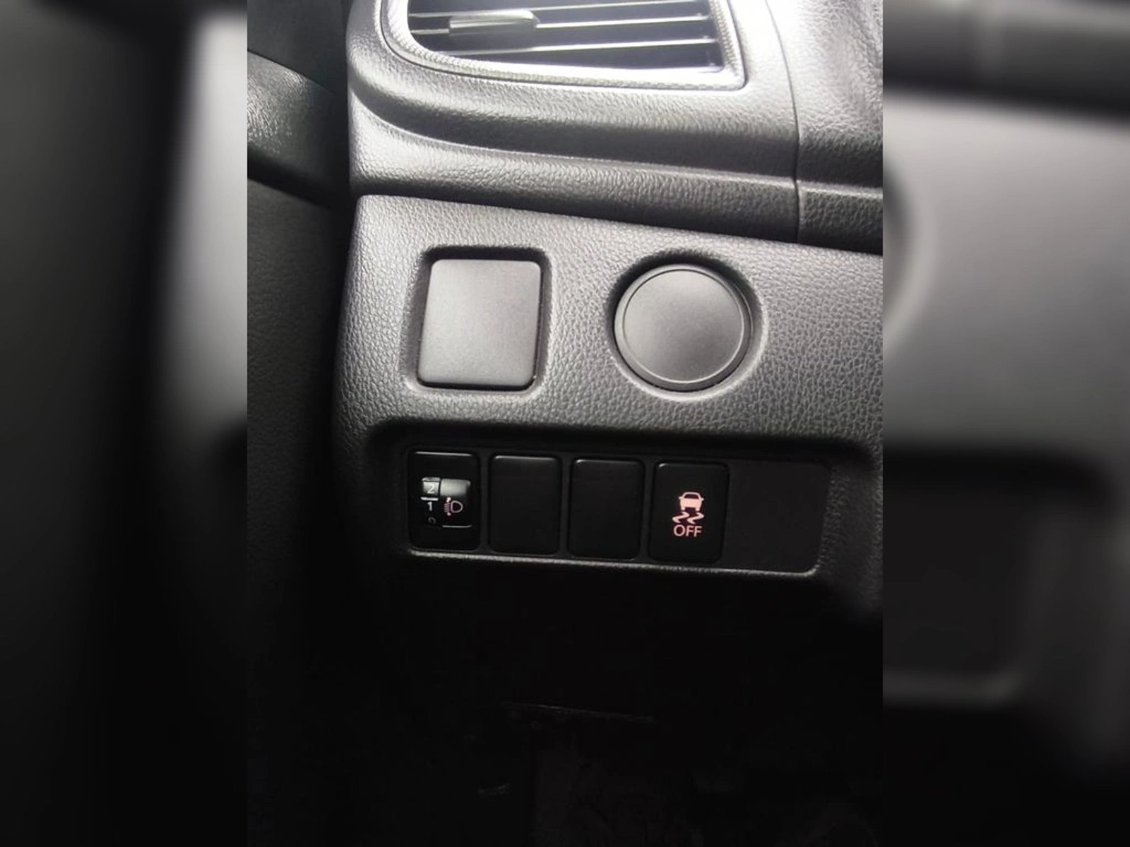 Mitsubishi L200 L200 WORK 2.2 4X2 MT 2024 - Imagen 14 de 20