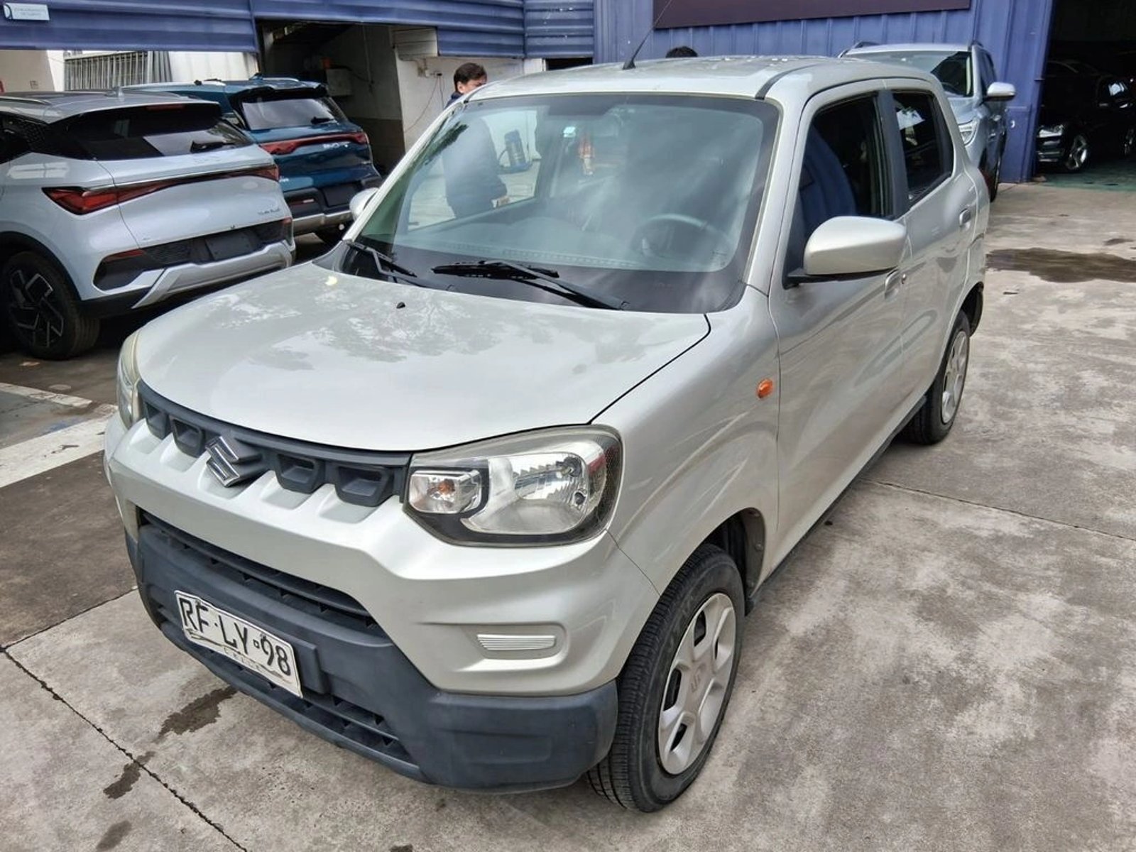 Suzuki S-PRESSO 1.0 GLX 4X2 MT 5P 2021 - Foto 2 de 16