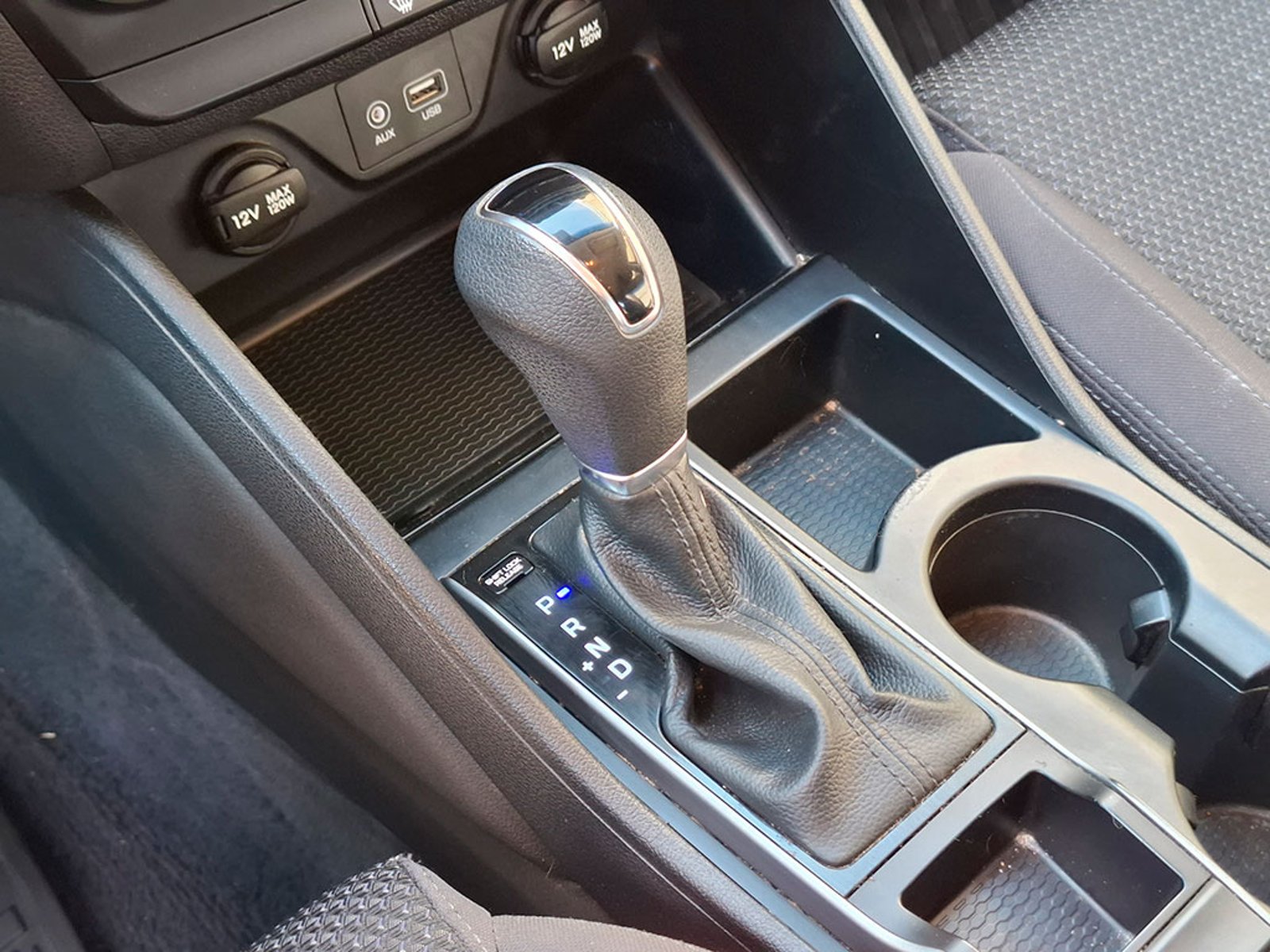 Hyundai TUCSON 2.0 PLUS DIESEL 4X2 AT 5P 2018 - Imagen 19 de 20