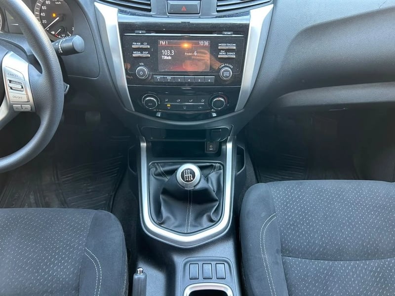Nissan NP300 DC XE 2.3D MT 2019 - Imagen 12 de 16