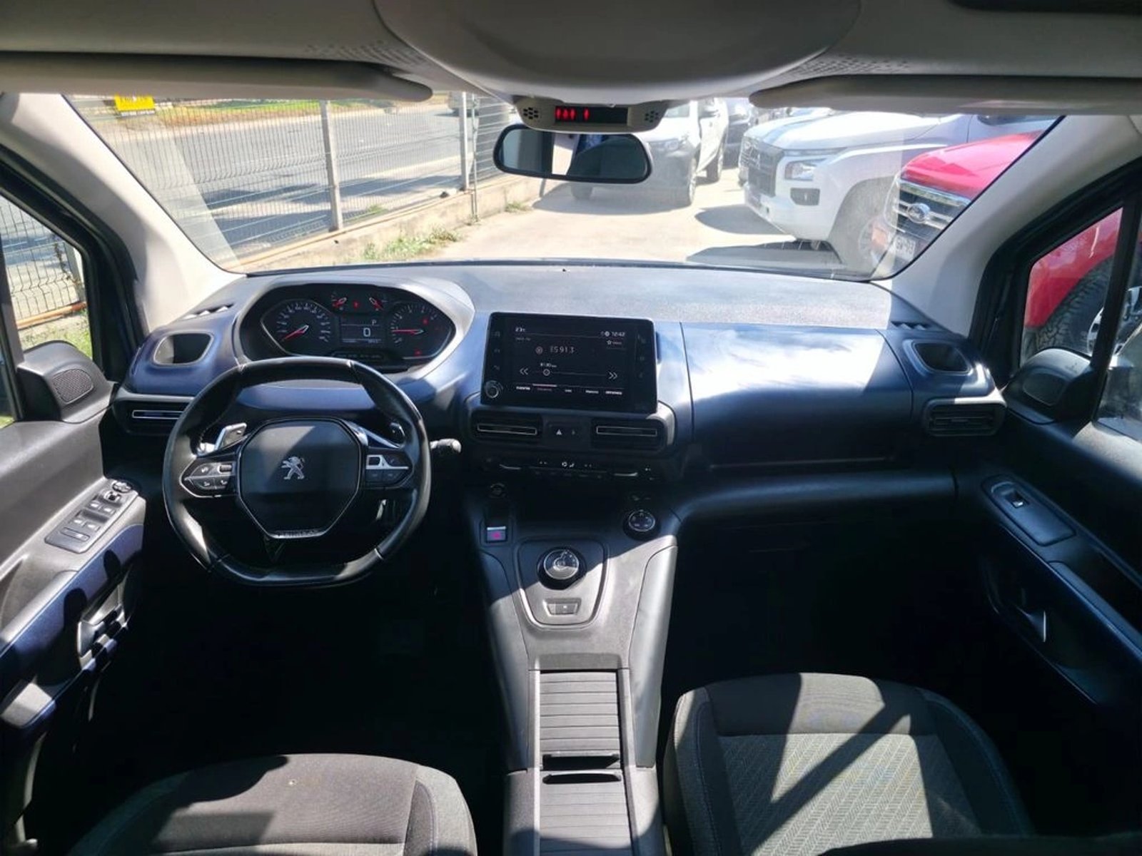 PEUGEOT RIFTER 2023 - Imagen 17 de 20