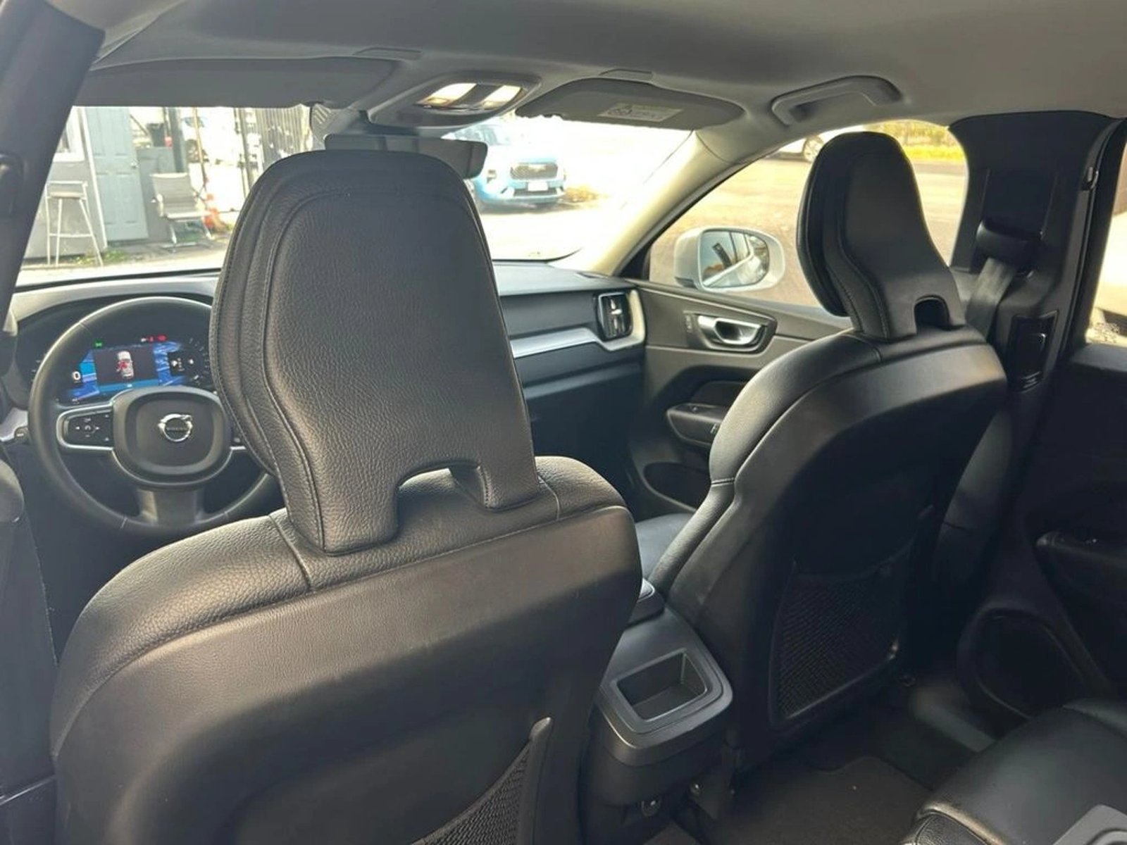 VOLVO XC60 2022 - Imagen 13 de 17