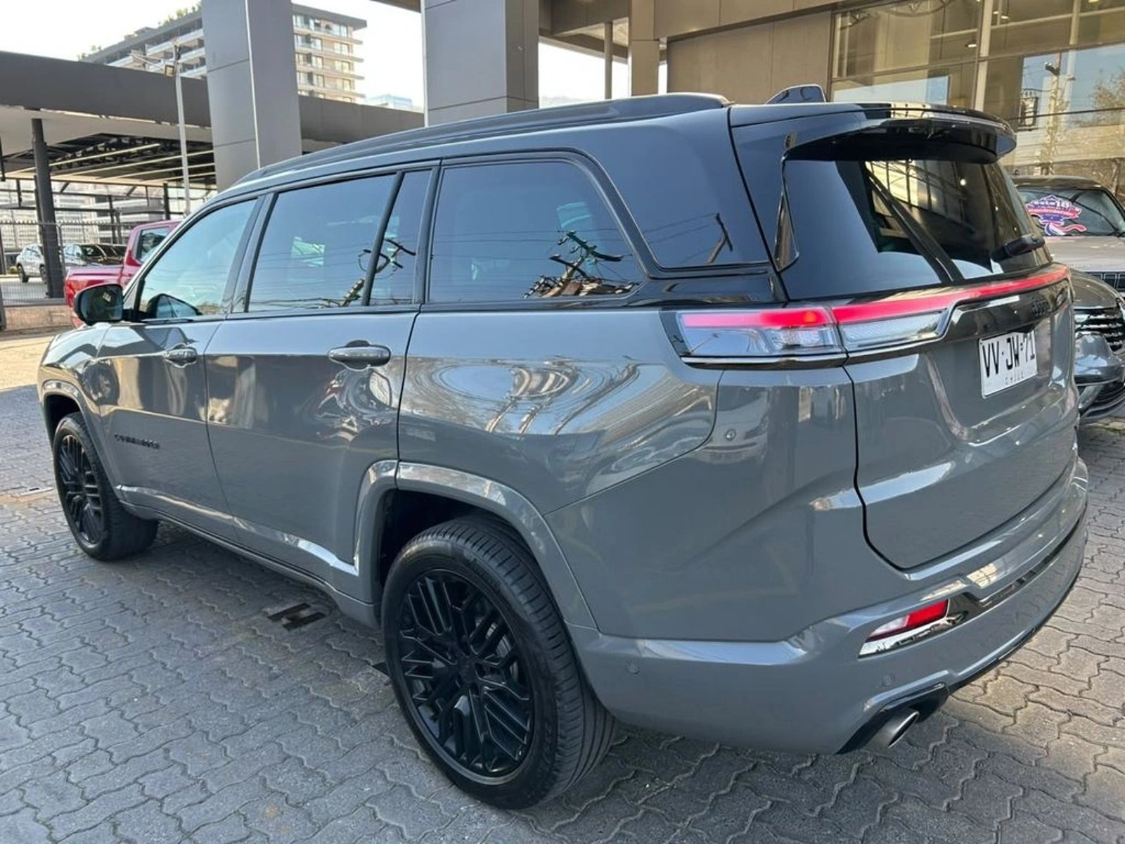 Jeep COMMANDER BLACKHAWK 4X4 2.0 AUT 2026 - Foto 4 de 15