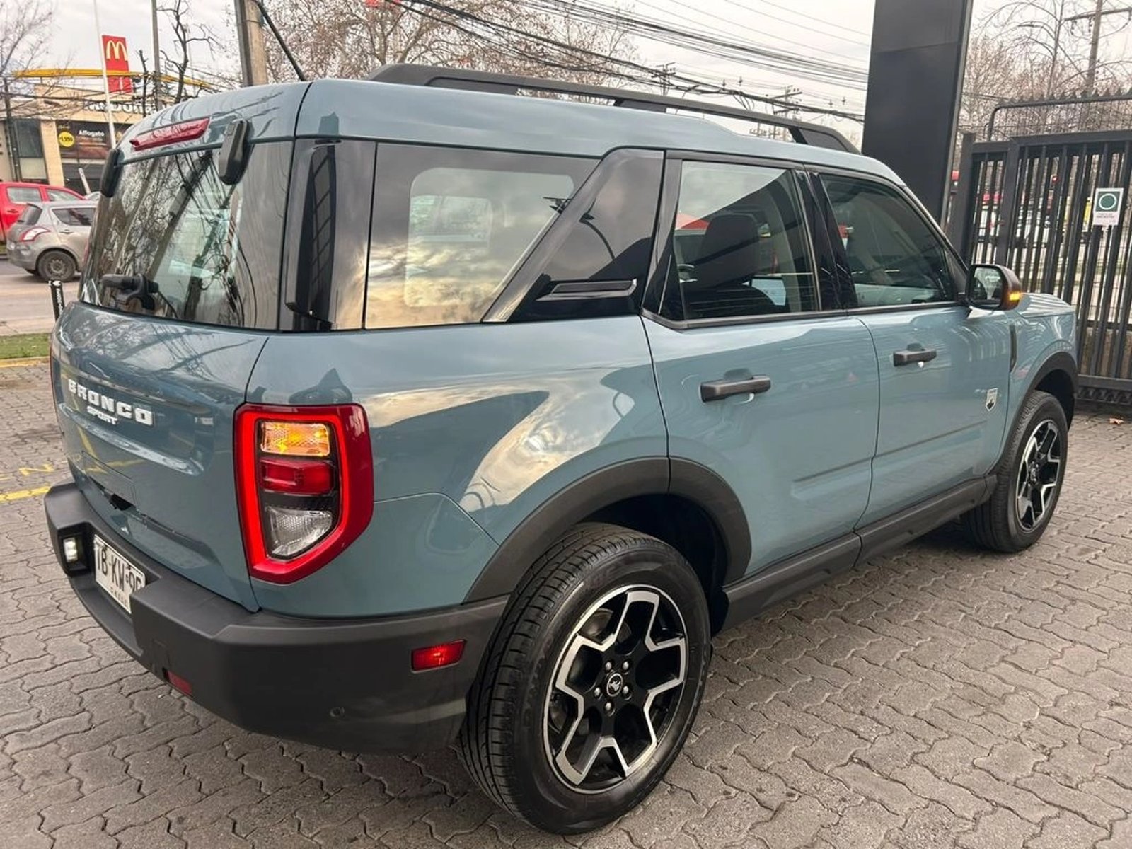 Ford BRONCO 1.5 SPORT BIG BENG AT 4X4 2023 - Imagen 7 de 17