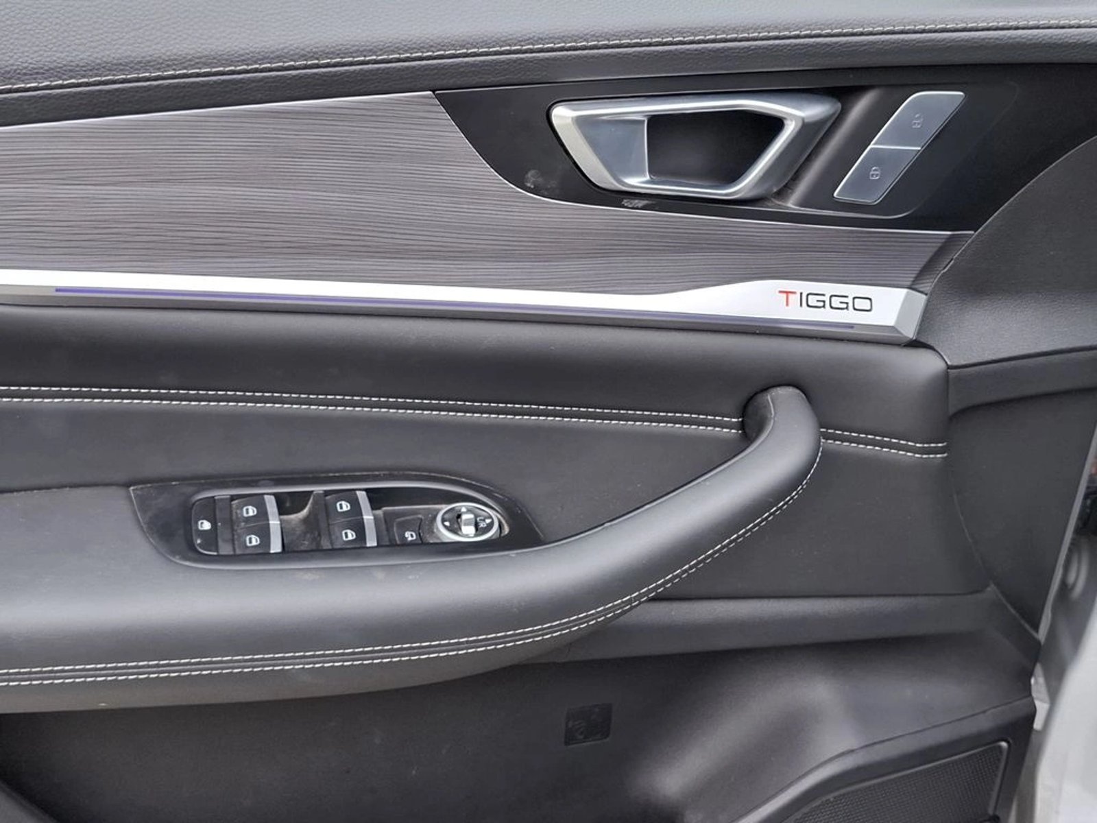 Chery TIGGO 8 PRO 1.6 GDI GLX AT 2023 - Imagen 12 de 20