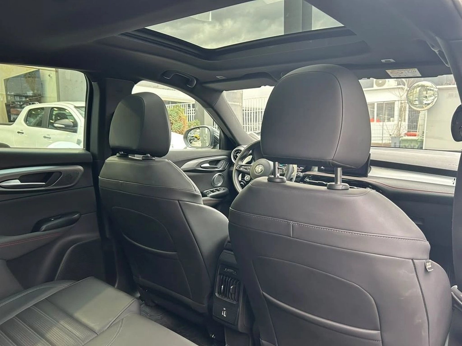 Alfa Romeo TONALE 1.3 TRIBUTO PHEV HYBRID 4X4 AT 5P 2025 - Imagen 12 de 15