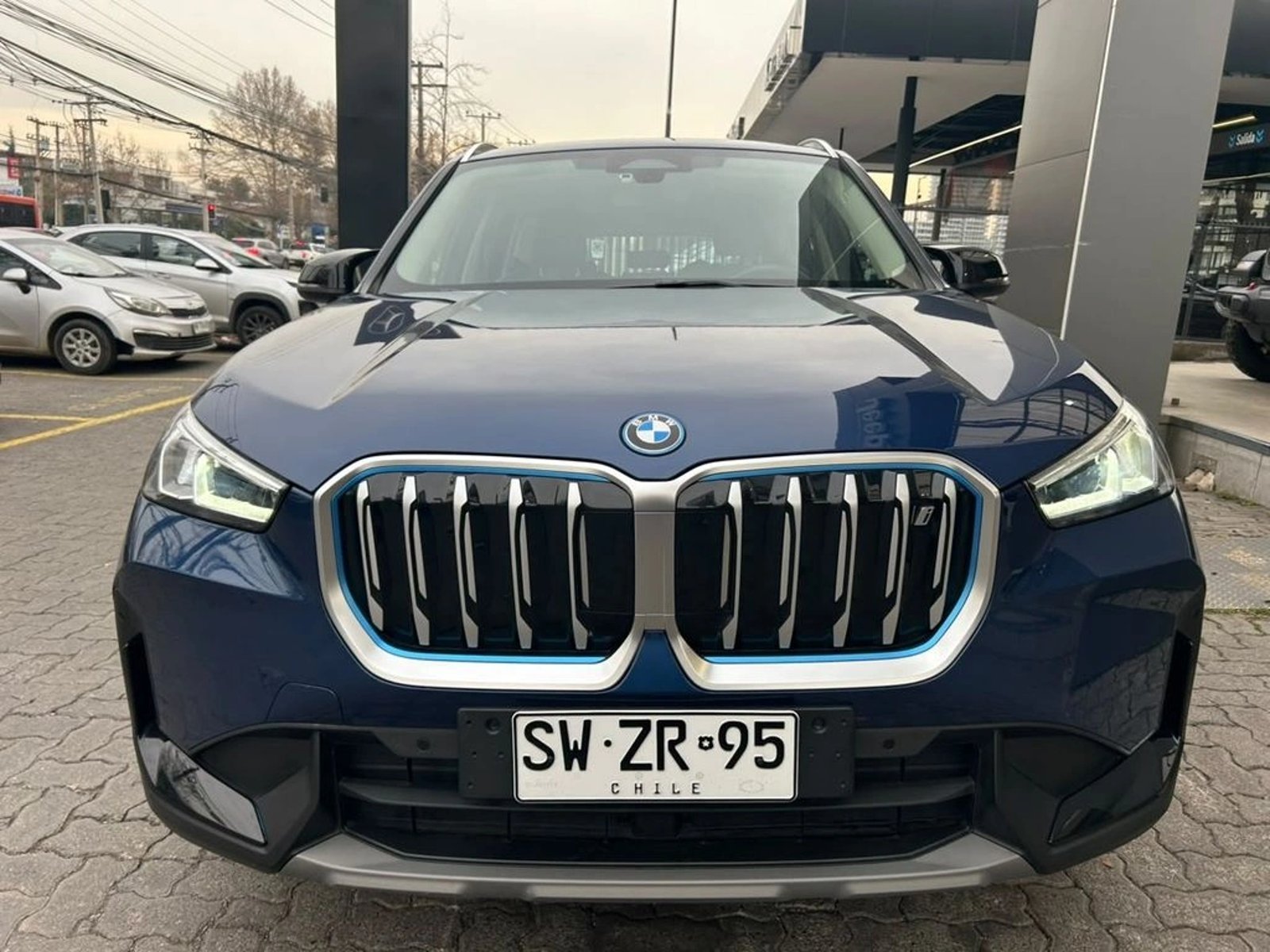 BMW IX1 0.0 XDRIVE40 SUITE AT 4X4 ELECTRICO 2023 - Imagen 3 de 16