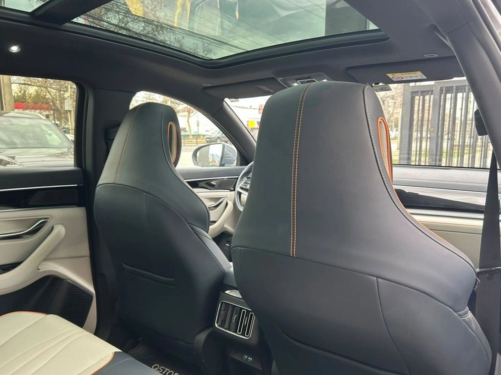 BYD SONG PLUS 1.5 GS AT 4X2 HIBRIDO 2024 - Imagen 13 de 16