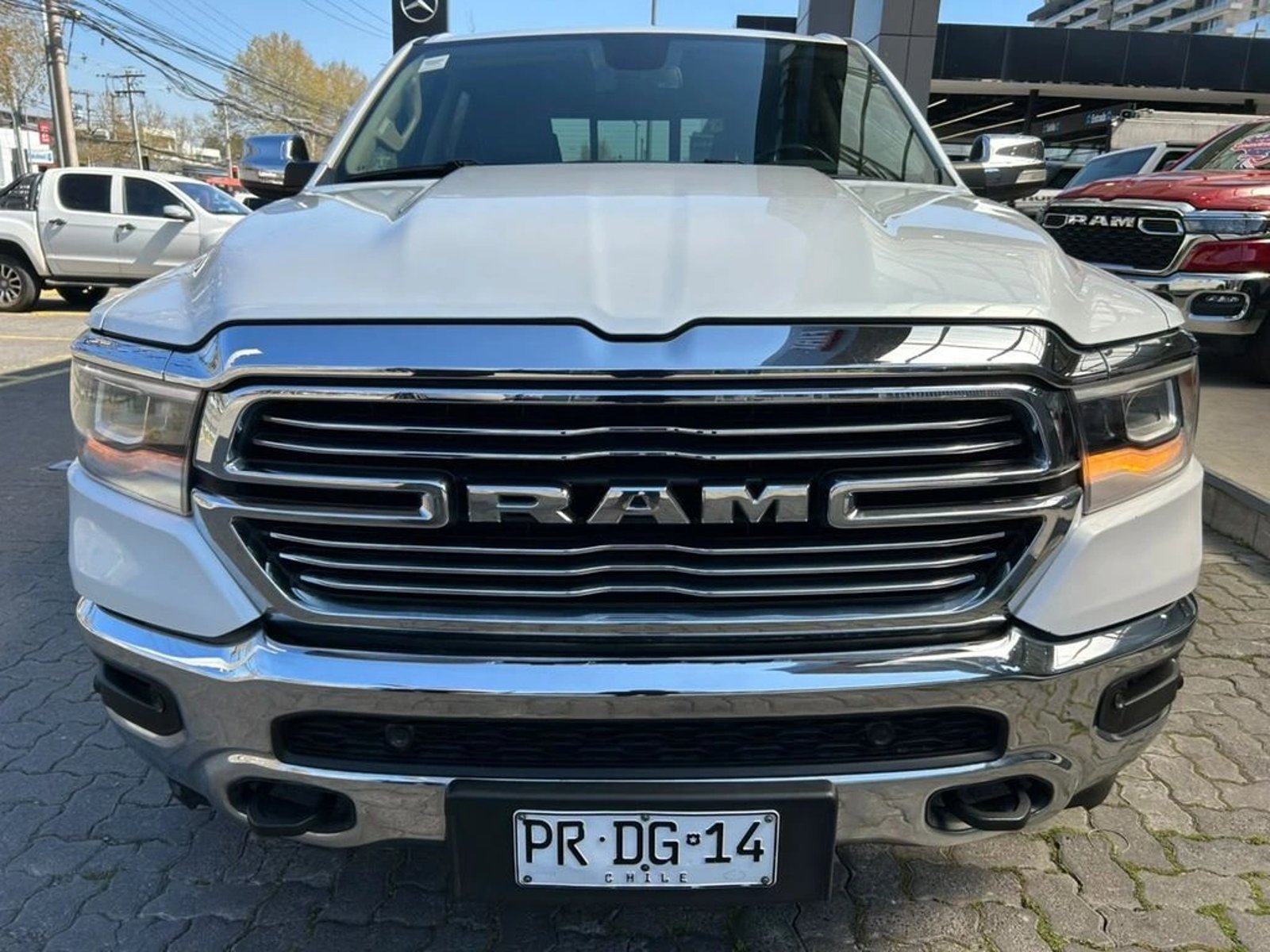RAM 1500 5.7 LARAMIE 4X4 AT 4P 2020 - Foto 2 de 16