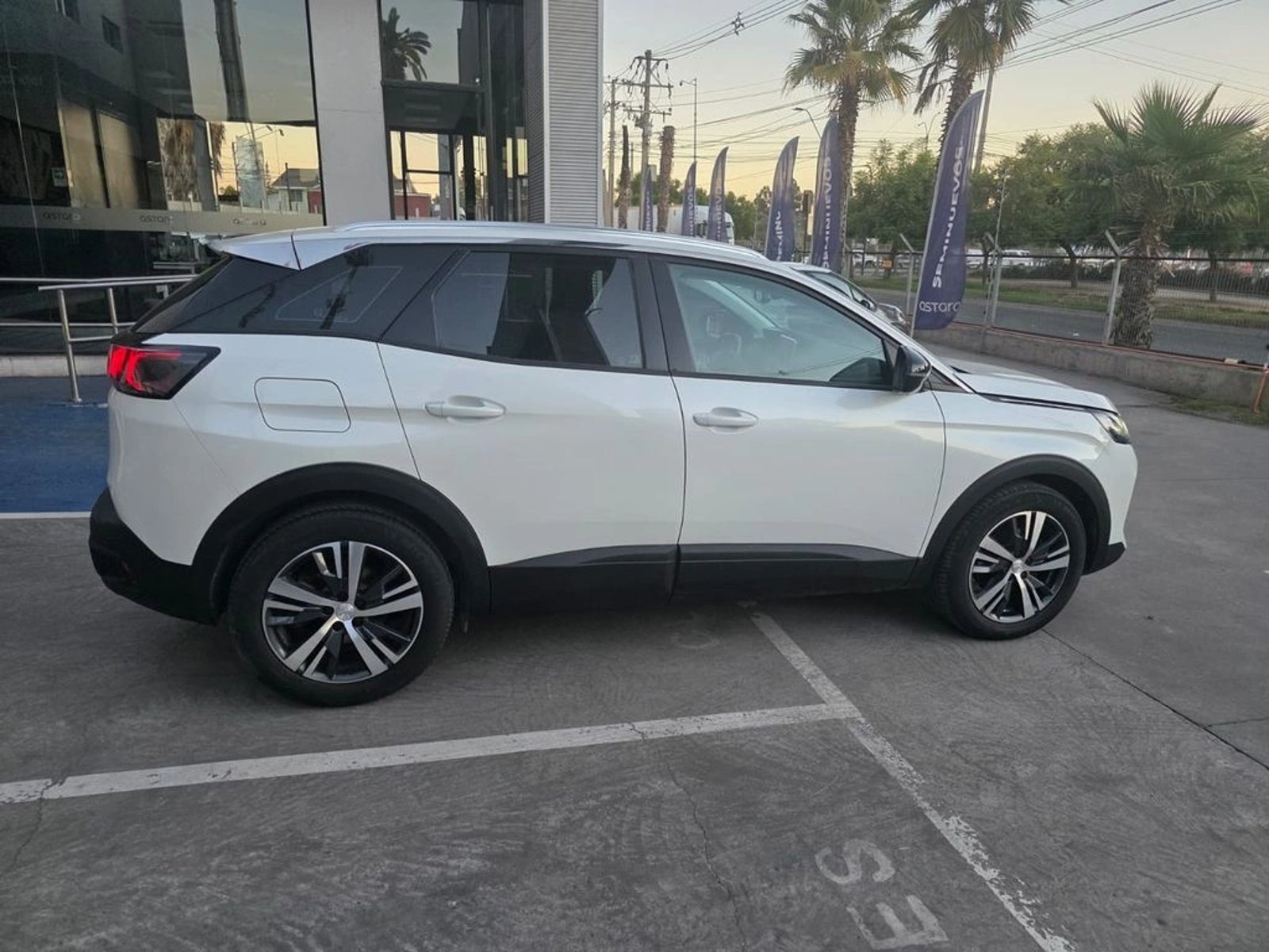 PEUGEOT 3008 2022 - Imagen 9 de 20