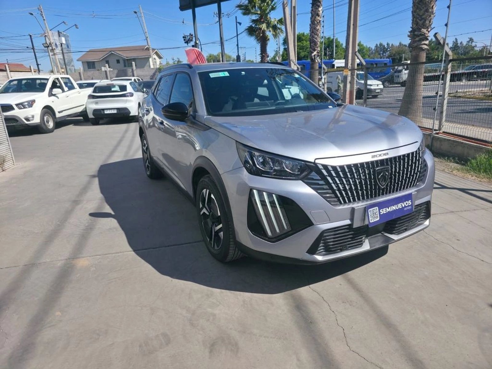 Peugeot 2008 ALLURE 130 1.2 AUT 2024 - Foto 4 de 20