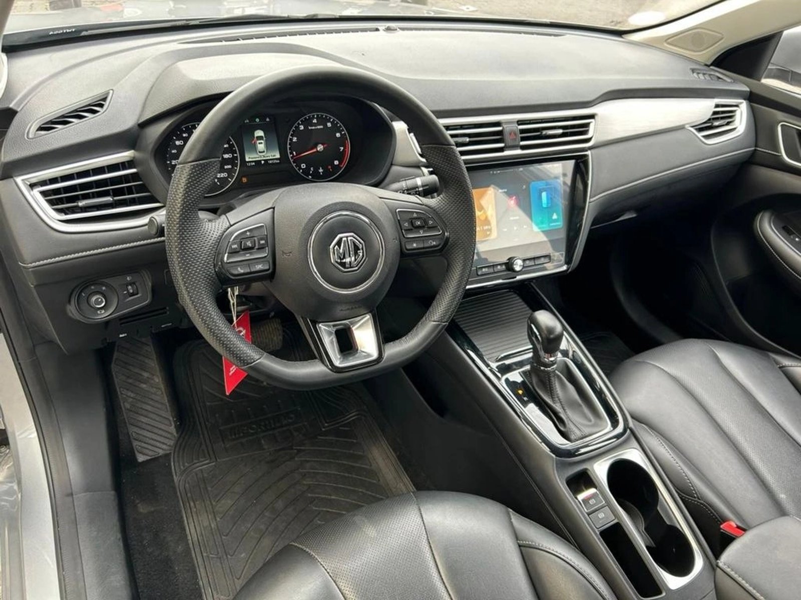MG 5 1.5 DLX MT 2025 - Imagen 12 de 17