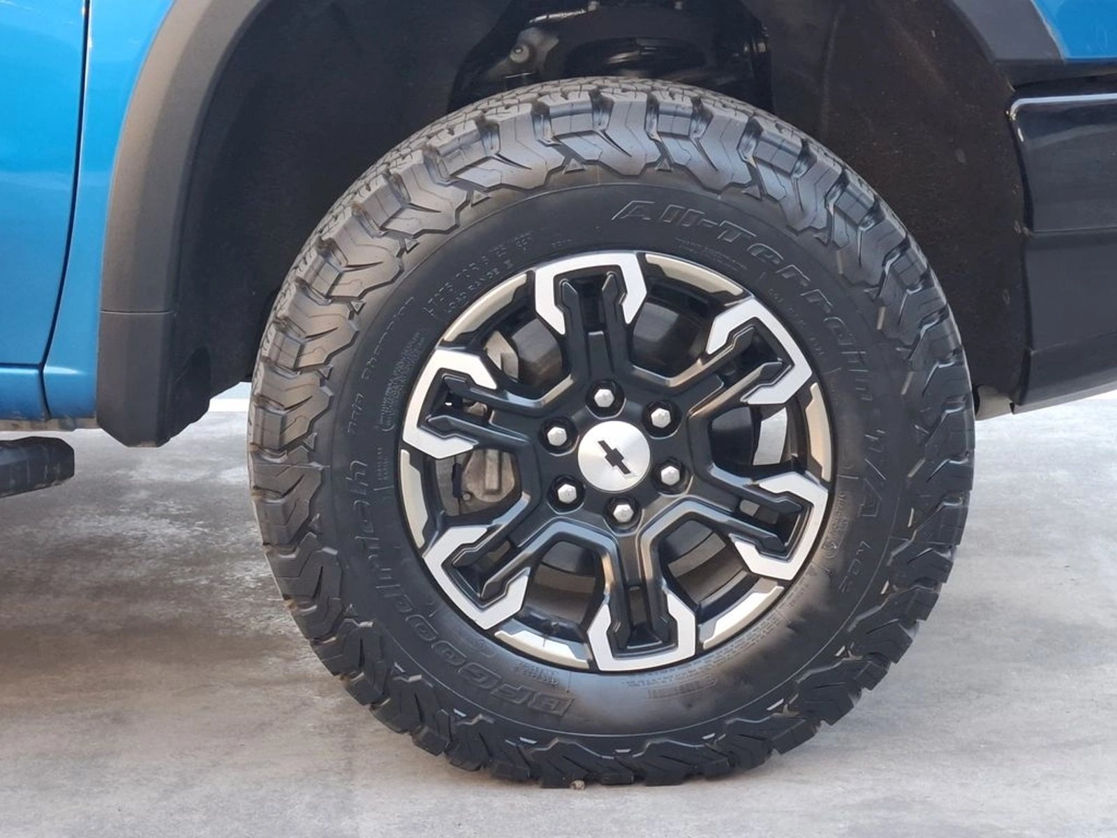 Chevrolet SILVERADO 6.2 ZR2 4X4 AT 4P 2024 - Imagen 11 de 20