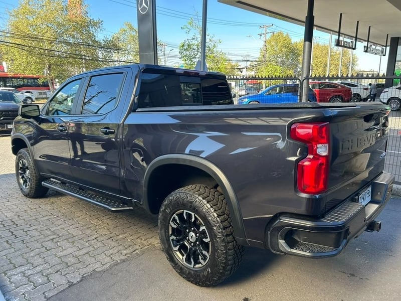 Chevrolet SILVERADO ZR2 6.2 4X4 AT 2025 - Imagen 4 de 16