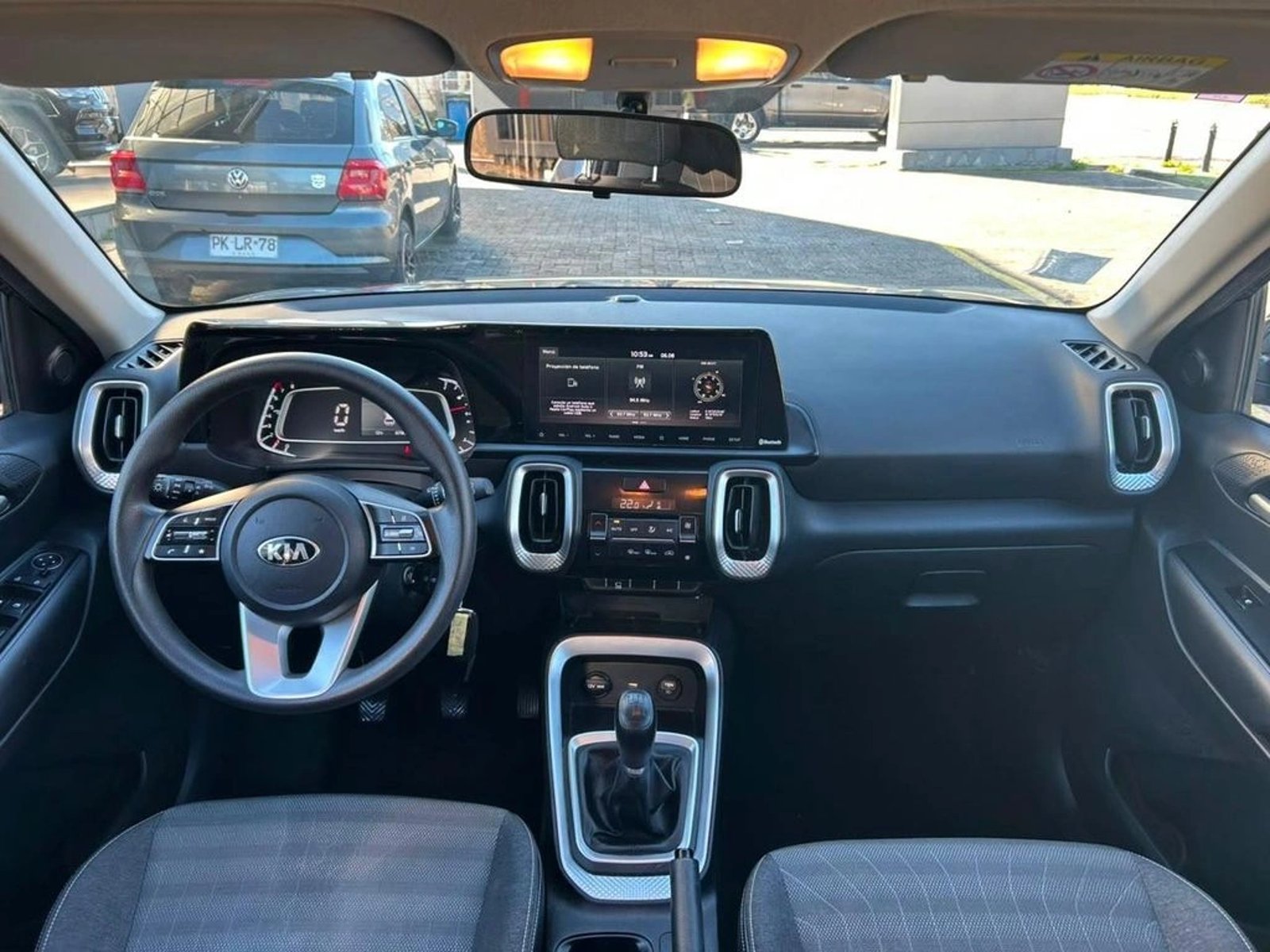 Kia SONET 1.5 EX 4X2 6MT 5P 2022 - Imagen 8 de 15