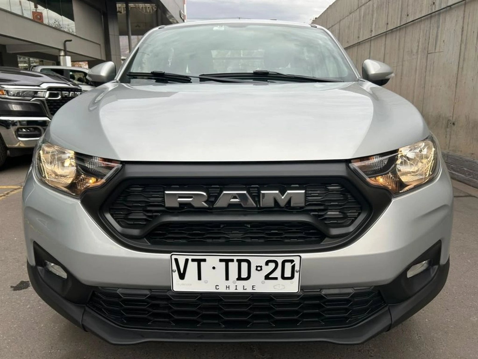 RAM 700 1.3 BIGHORN CD AT 2026 - Foto 3 de 17