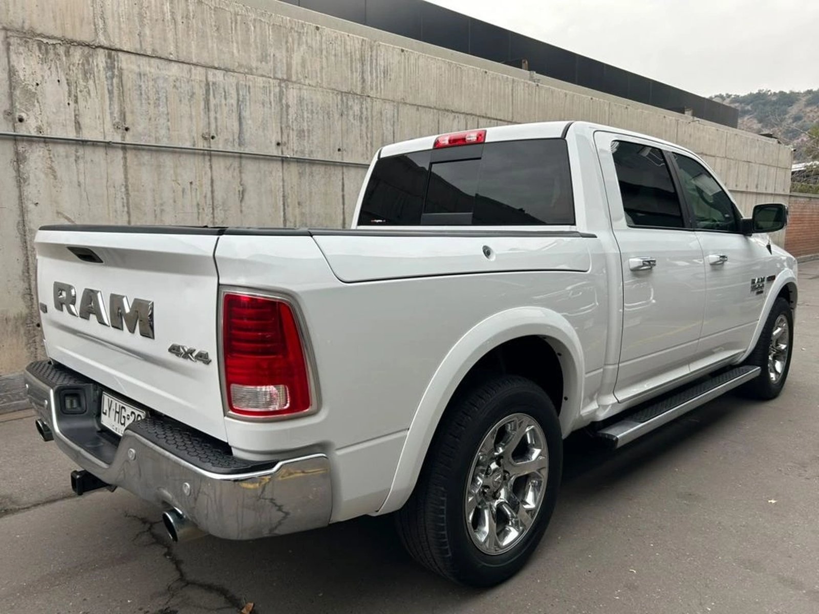 RAM 1500 3.0 LARAMIE TURBO DIESEL 4X4 CREW CAB DOB. CAB. AT 4P 2020 - Imagen 7 de 17