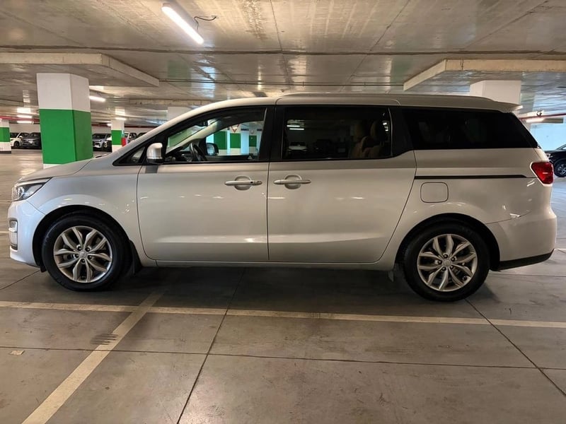 Kia GRAND CARNIVAL EX 3.3 AUT 2019 - Imagen 8 de 19