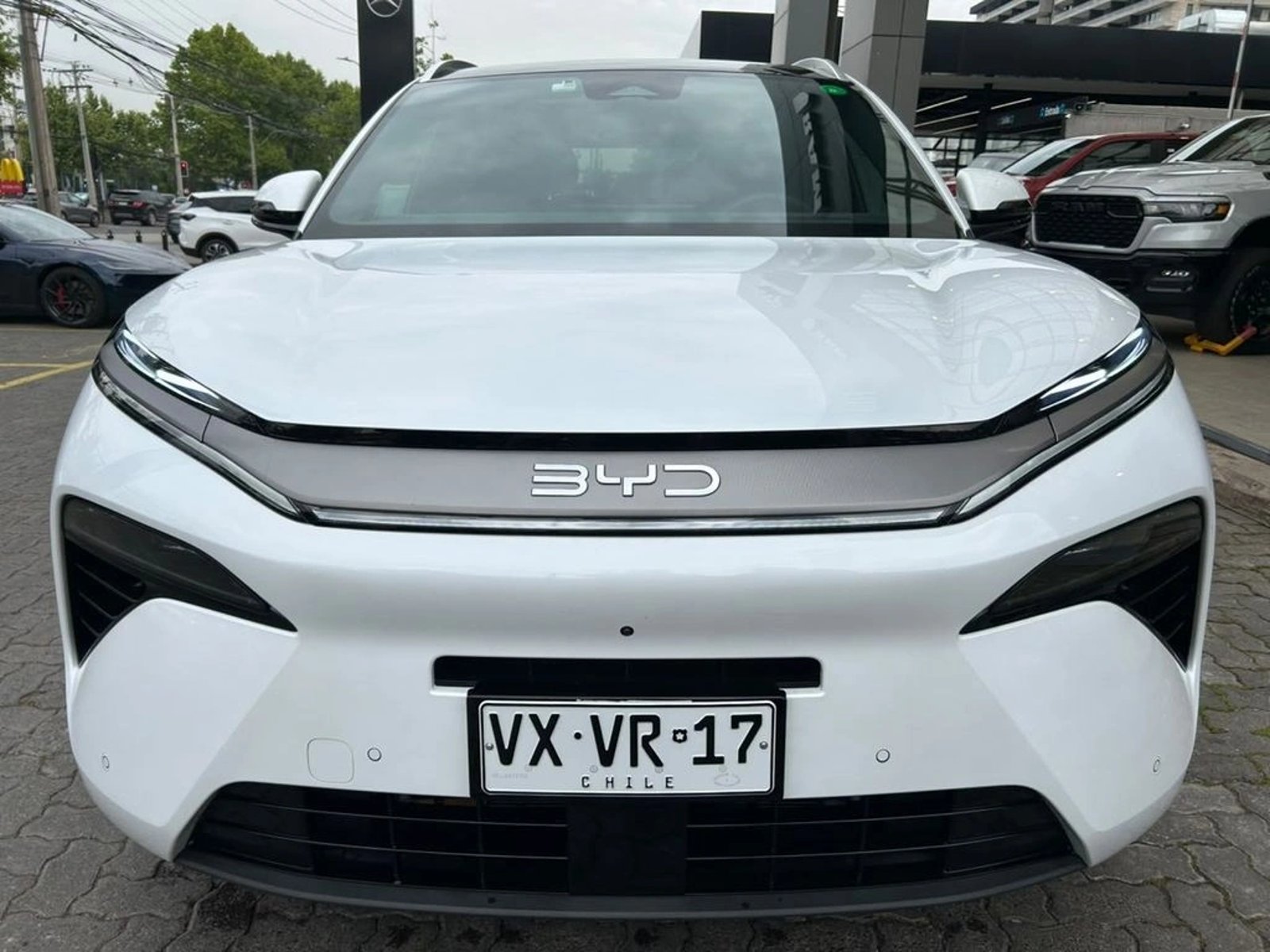BYD ATTO 8 1.5T GS DM-I PHEV AWD AT 5P 2026 - Foto 2 de 15