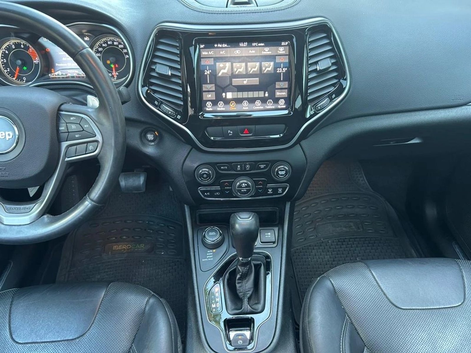 Jeep CHEROKEE 3.2 LIMITED 4X4 AT 5P 2019 - Imagen 9 de 17
