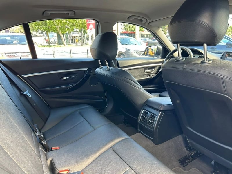 BMW 318 I LCI 1.5 2017 - Imagen 8 de 15