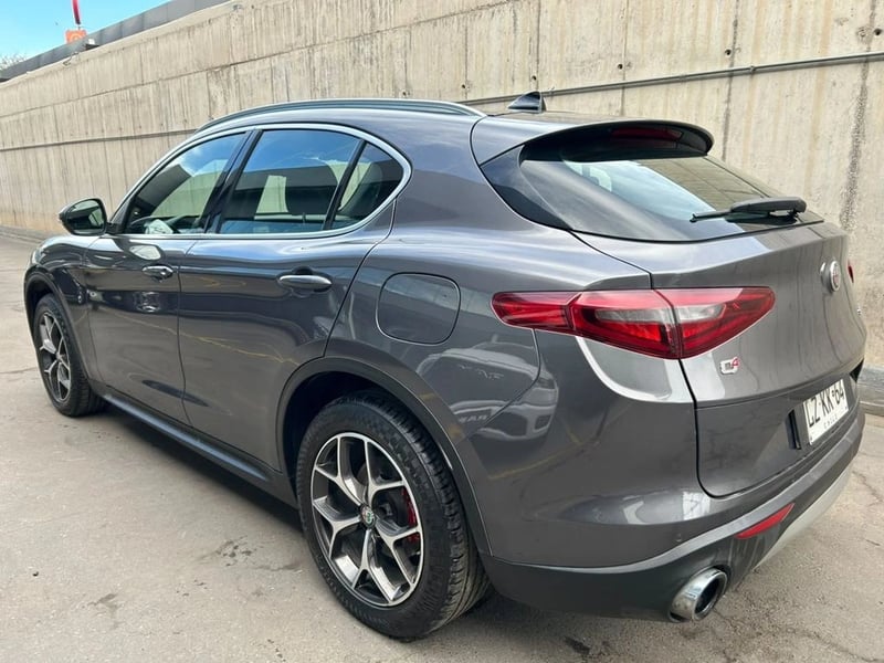 Alfa Romeo STELVIO 2.0 SUPER 280 CV 4X4 AT 5P 2020 - Imagen 4 de 15