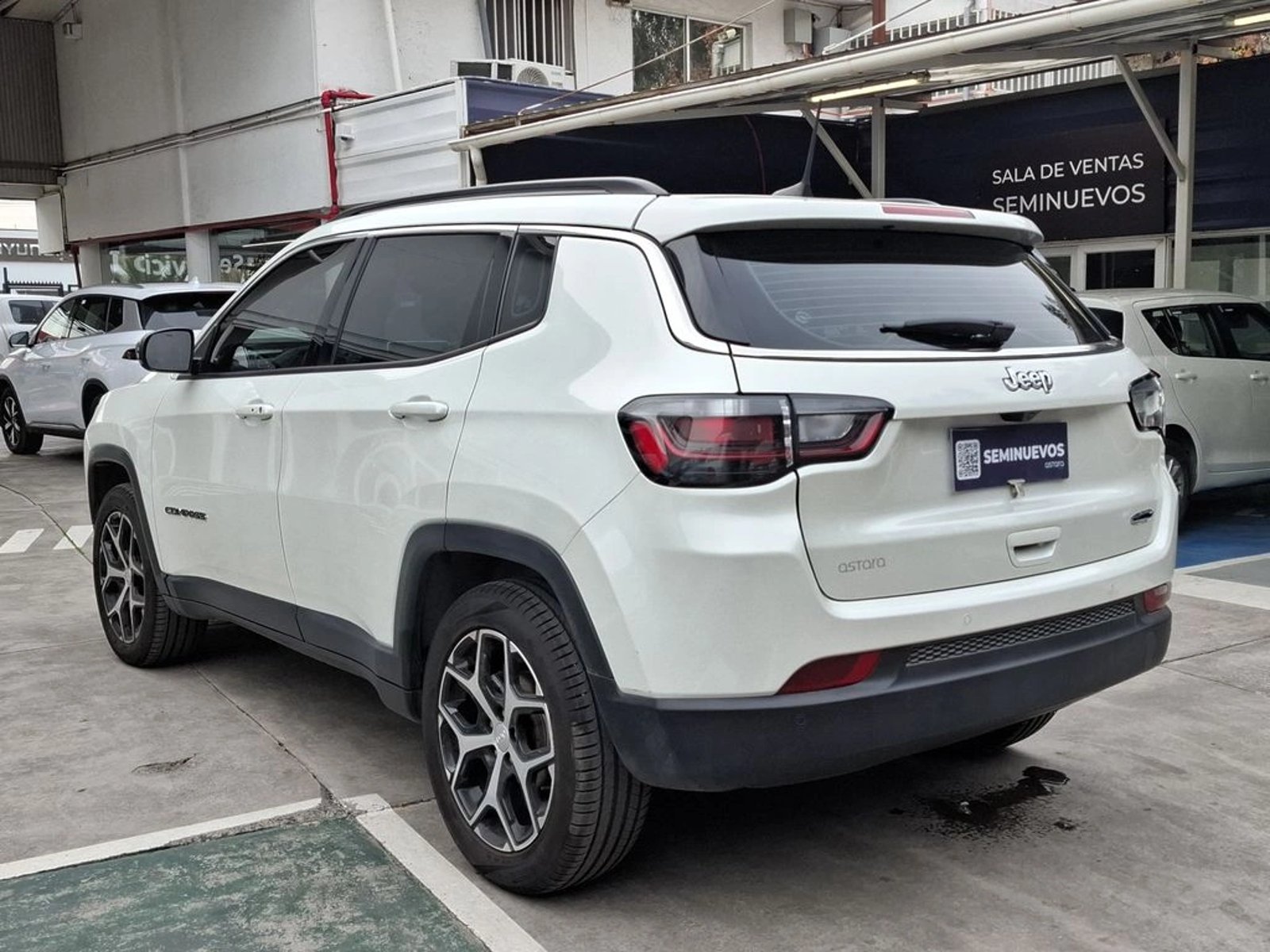 JEEP COMPASS 1.3 LONGITUDE 4X2 AT 5P 2024 - Imagen 10 de 20