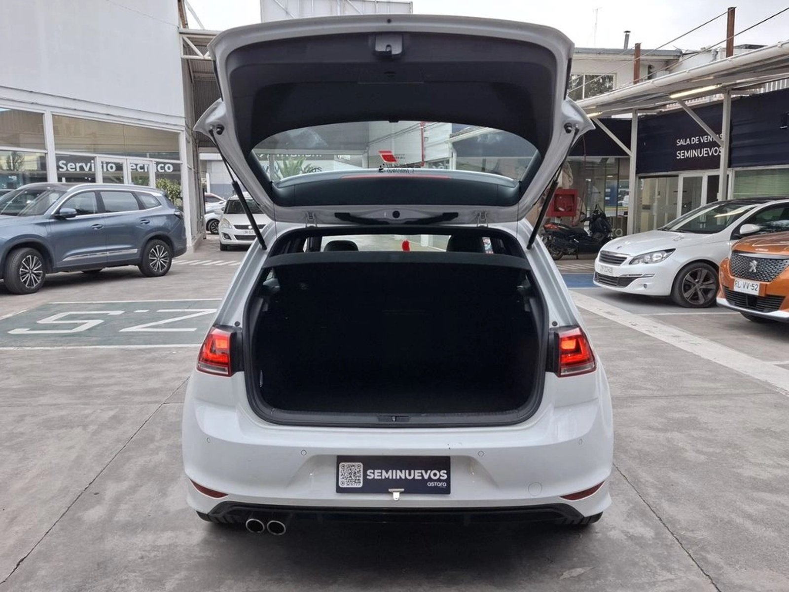 VOLKSWAGEN GOLF 2.0 TDI HIGHLINE DIESEL 4X2 AT 5P 2018 - Imagen 10 de 20
