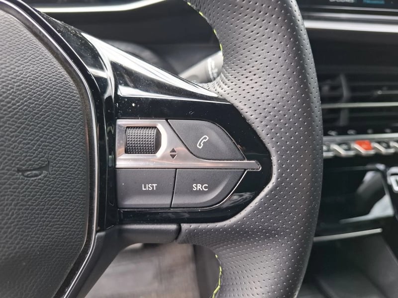 Peugeot E-2008 ELECTRIC AUT GT 2023 - Imagen 15 de 20