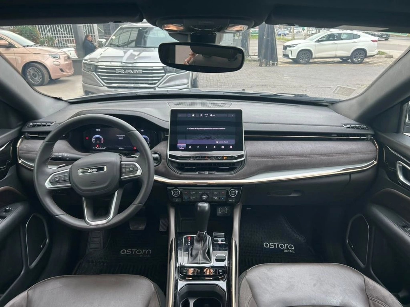 Jeep COMMANDER 2.0 OVERLAND AT 4X4 DIESEL 2023 - Imagen 13 de 17