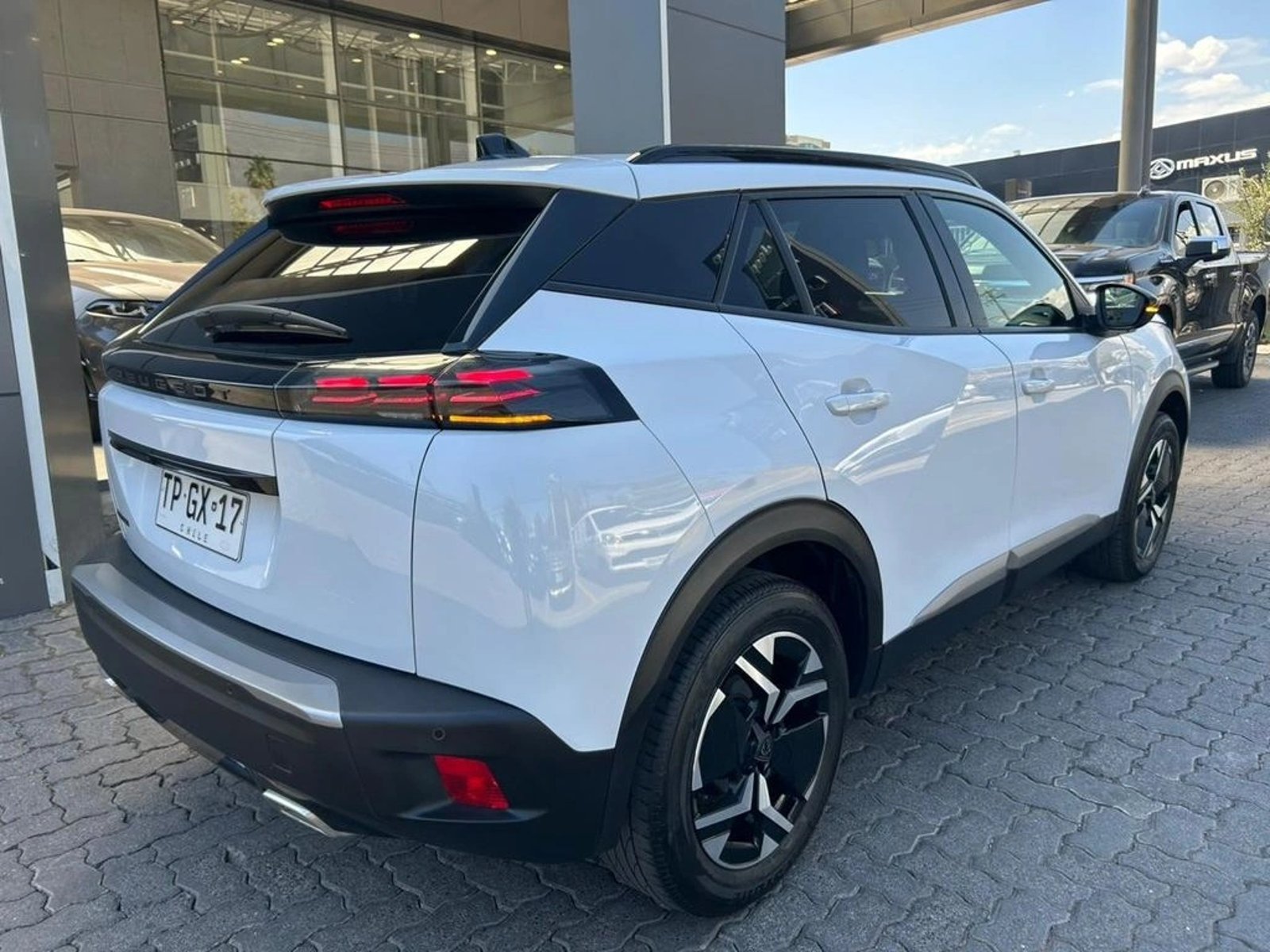 PEUGEOT 2008 2024 - Imagen 7 de 17