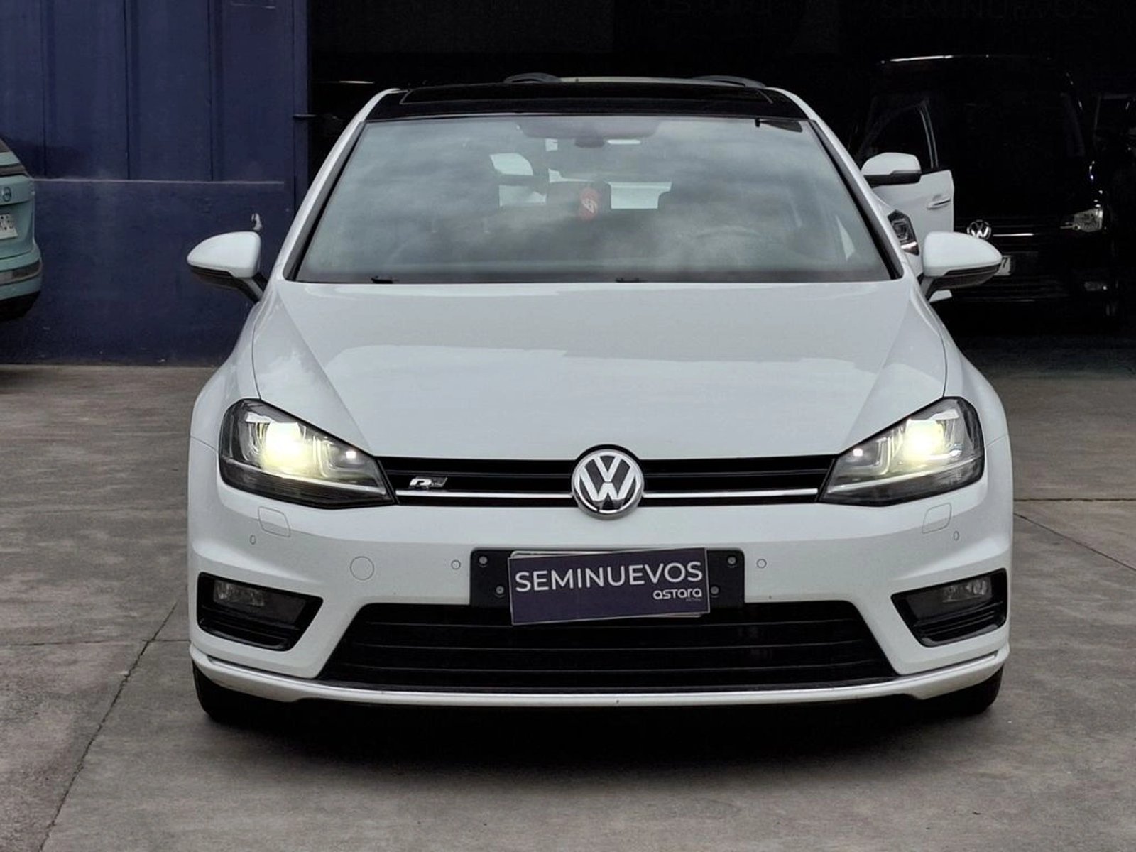 Volkswagen GOLF 2.0 TDI R-LINE DIESEL 4X2 AT 5P 2018 - Foto 3 de 20