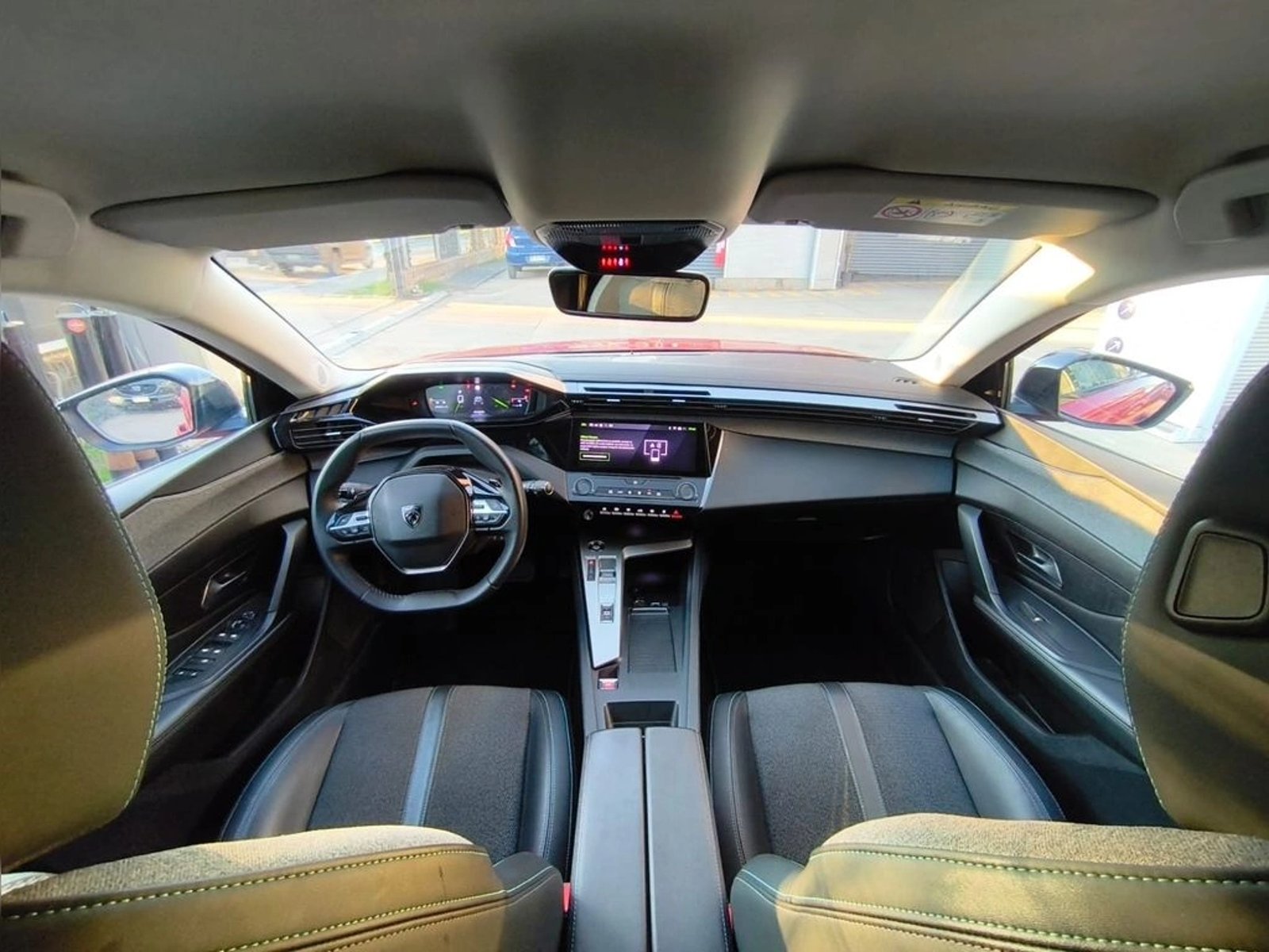 Peugeot 308 ALLURE AT DIESEL 2024 - Imagen 13 de 20
