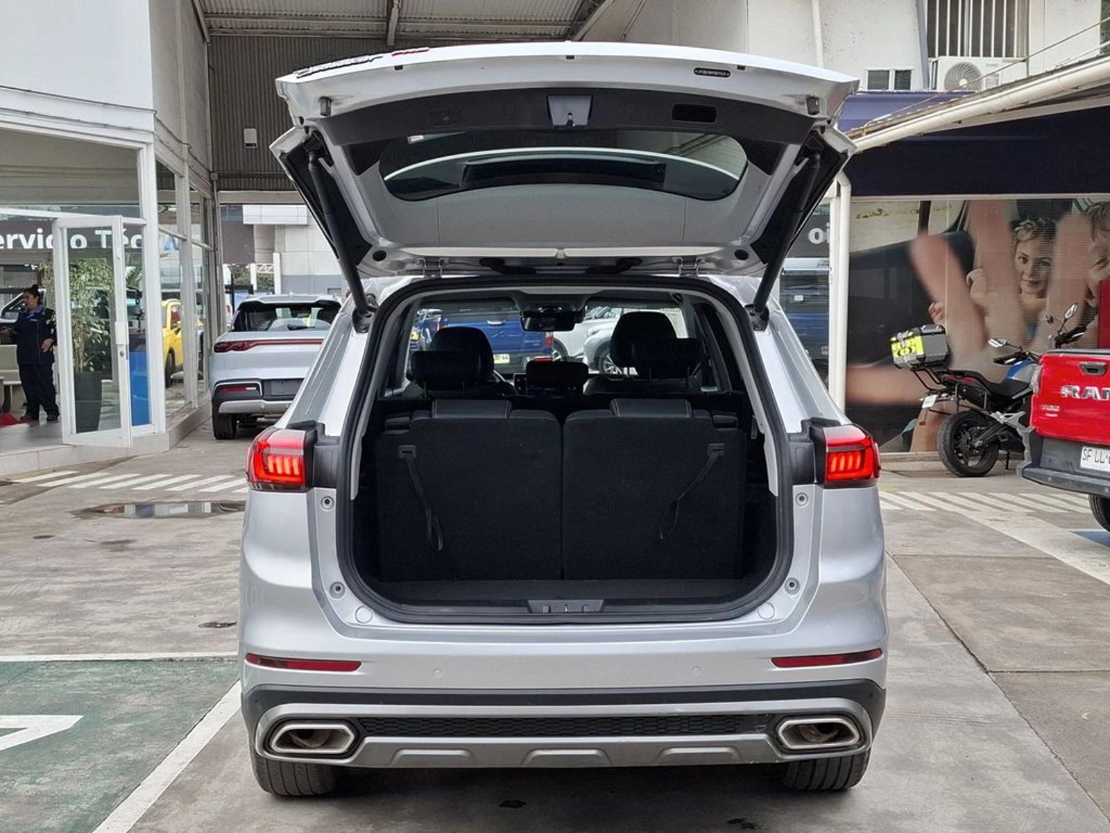Chery TIGGO 8 PRO 1.6 GDI GLX AT 2023 - Imagen 11 de 20