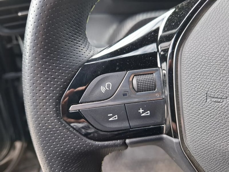 Peugeot E-2008 ELECTRIC AUT GT 2023 - Imagen 14 de 20