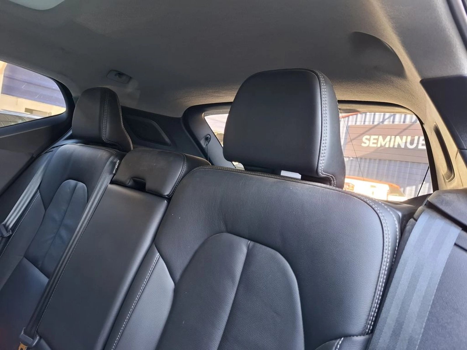 VOLVO XC40 2.0 B4 ULTIMATE HIBRIDO FWD AT 5P 2023 - Imagen 19 de 20
