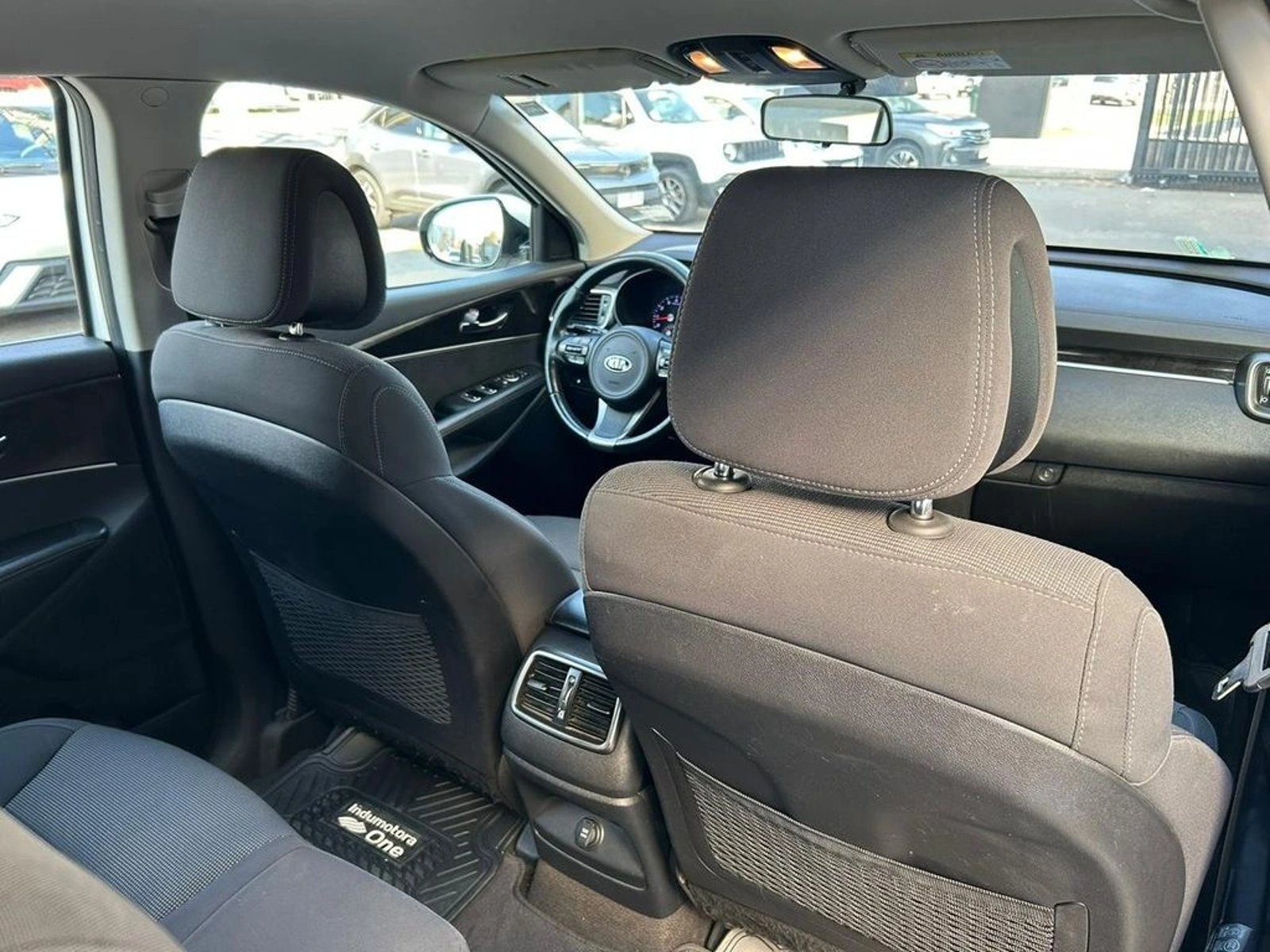 KIA SORENTO 2017 - Imagen 12 de 17